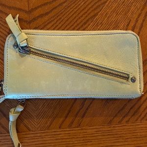 Free people wallet !!